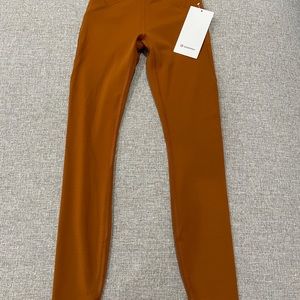 Brand new beautiful Lululemon InStill HR 28” leggings!!